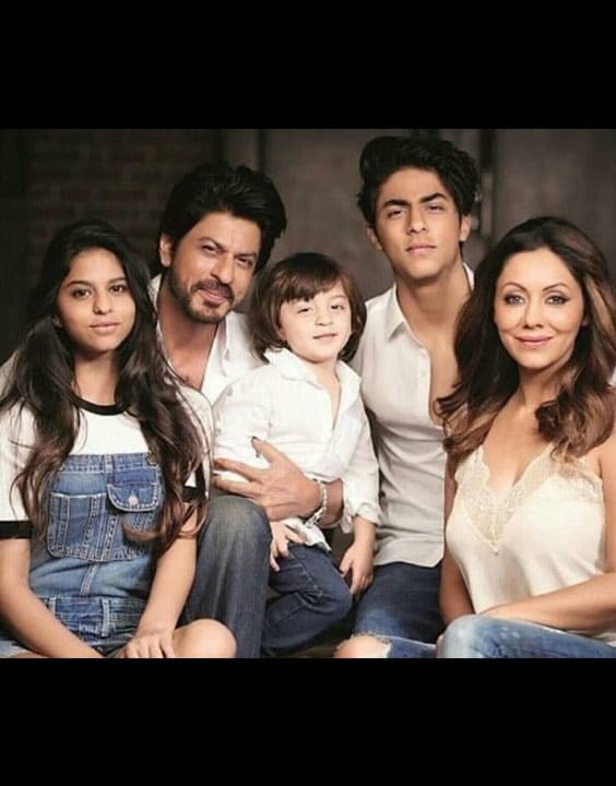 Personal Appearance & Life - Shahrukh Khan Biography - Bewakoof Blog