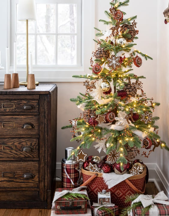 Christmas Living room decor - Bewakoof Blog