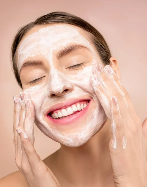 Cleanse your face - Night Face Routine For Flawless Skin - Bewakoof Blog