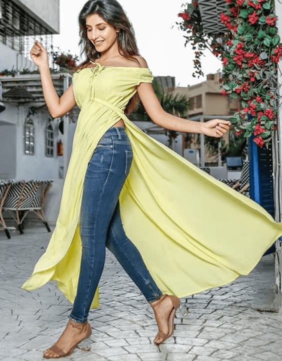 Buy Yellow Kurtas for Women by Fusion Online | Ajio.com