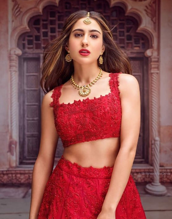 Sara Ali Khan Hot Heroine