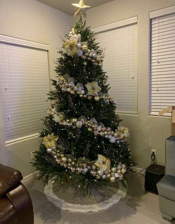 Swirls and pearls Christmas Tree Decoration Ideas Bewakoof Blog