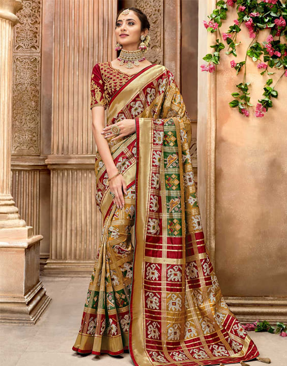 Catalog Name: *Saree*Quality- soft jute silk saree with allover bandez  print and cut broaso border.\n\nSpeciality- crush effect (not crused saree)\n\nBlouse-  runing jute silk blouse.\n\n\nFull length 6.30 meters