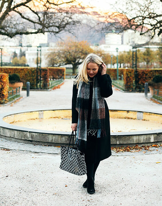 Tote bag with black coat and scarf | Bewakoof